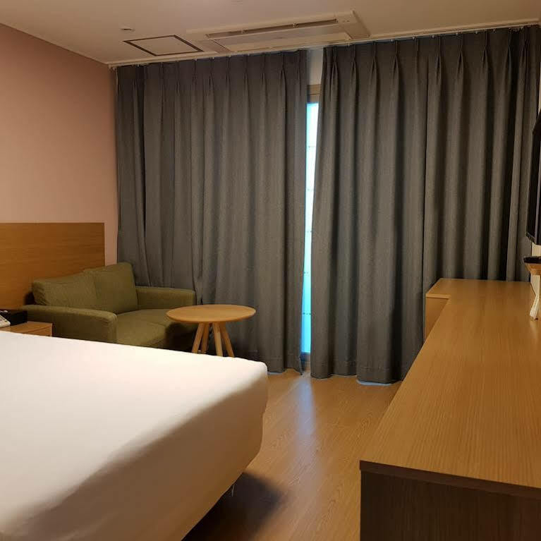 Sims Hotel 済州市 エクステリア 写真